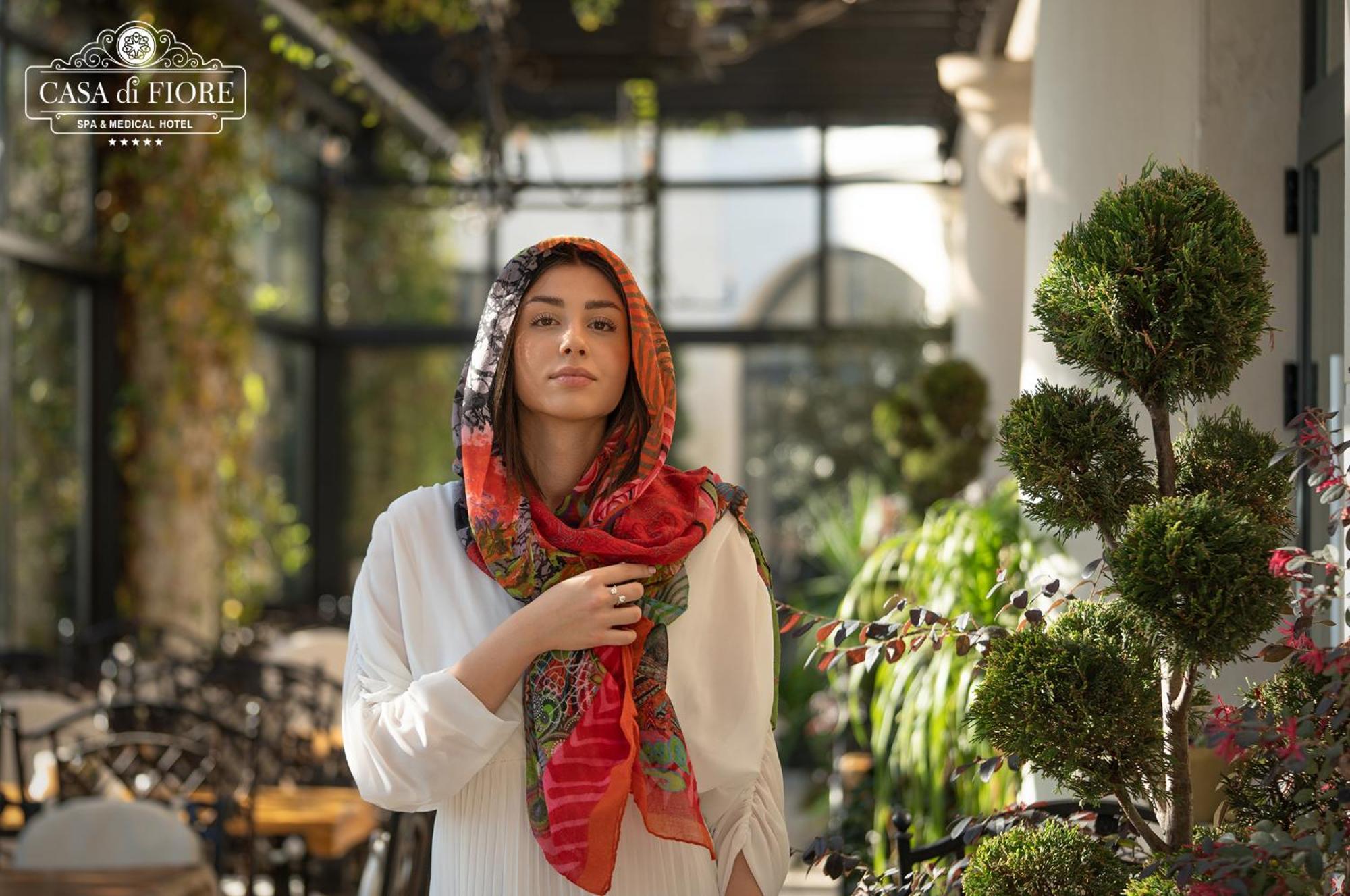 Casa Di Fiore Spa And Medical Hotel, Mineral Pools & Private Beach Kranevo Kültér fotó A woman wearing a hijab